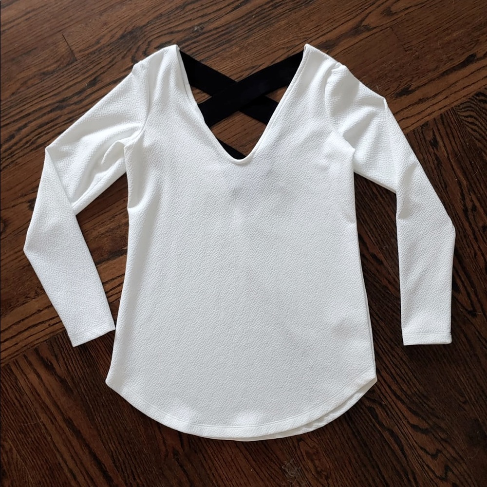 Dynamite shirt with black bands in back